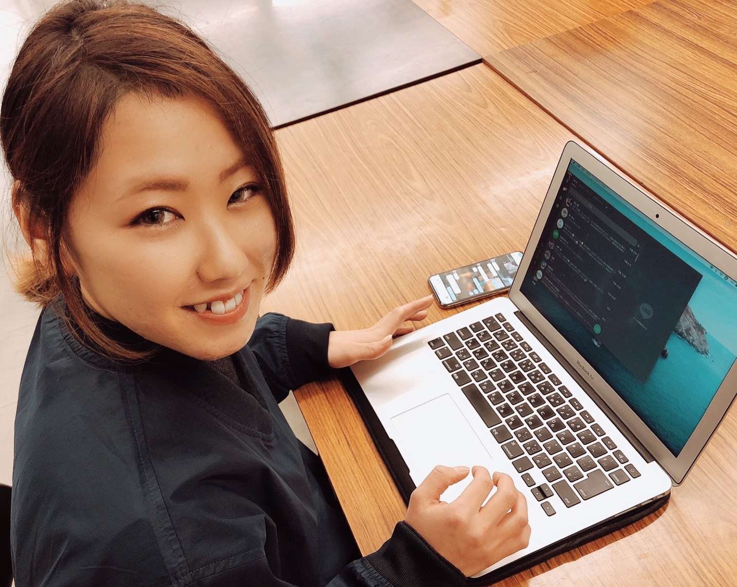 20代女性、経験年数1年、平均月収30万円